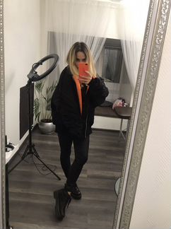 Куртка -бомбер m-l