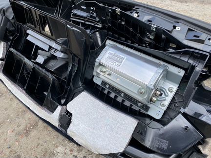 Панель передняя торпедо BMW X1 E84 с подушкой