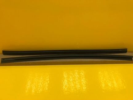 Уплотнитель двери передний левый Nissan Patrol Y62