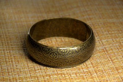 Браслеты (бижутерия)