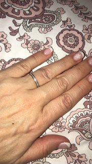 Кольцо из белого золото с бриллиантами