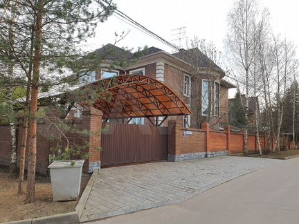 Коттедж 503 м² на участке 12.8 сот.