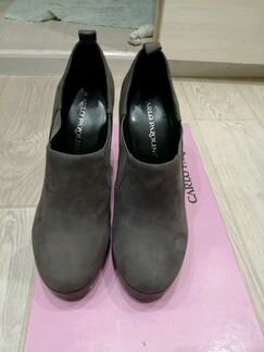 Продаю Ботильоны Carlo Pazolini новые, не носились