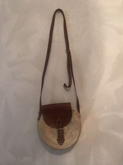 Круглая сумка ручной работы из натуральной соломы