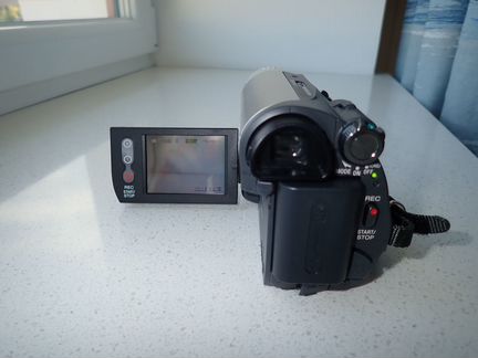 Видеокамера Sony DCR-HC38