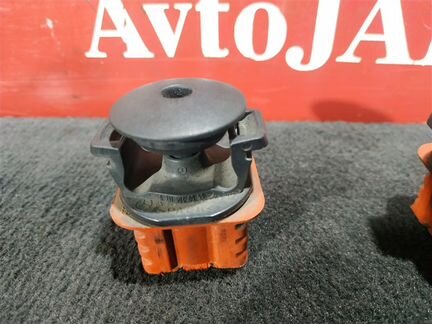 Крепление радиатора Mercedes W211 E211 М113.967 5