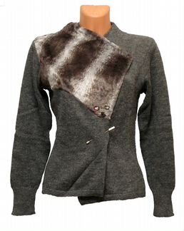 Кофта шерстяная пр-во Италия, новая, 1008