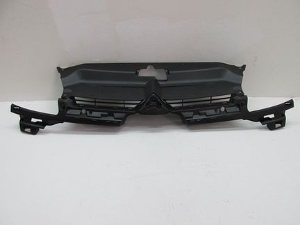 Решетка радиатора Citroen C4