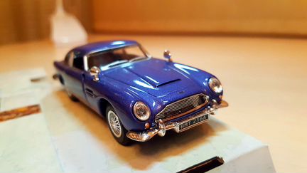 Aston Martin DB5 Cararama 1/43