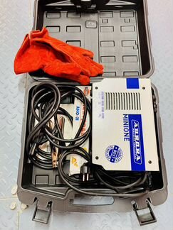 Сварочный инвертор с аксессуарами в кейсе