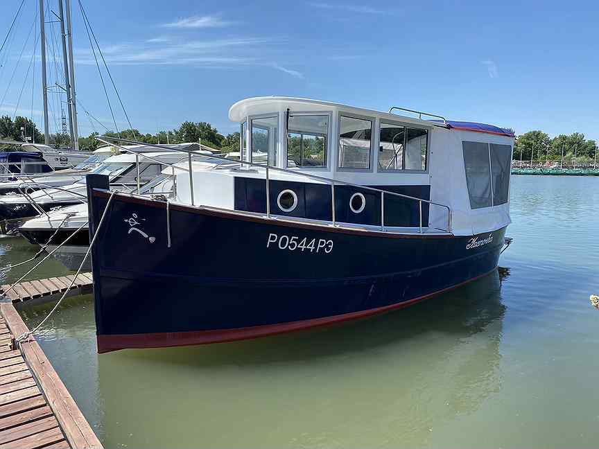 водоизмещающий катер. катер водоизмещающий охта 1800. водоизмещающий катер. катер водоизмещающий ак 690. водоизмещающий катер.