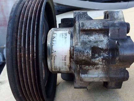 Насос гур Range Rover 4.2