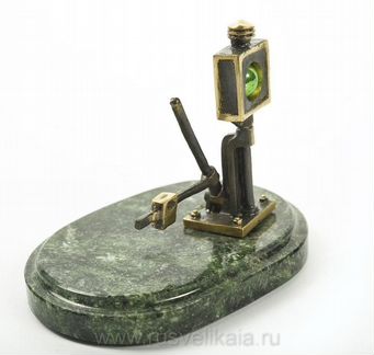 Бронзовая статуэтка 