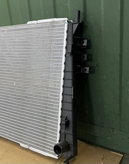 Радиатор охлаждения Jaguar X-type 3.0;2.5;2.1