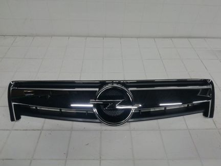 Решетка радиатора Opel Antara Дорестайлинг