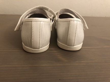 Белые детские туфли р.26