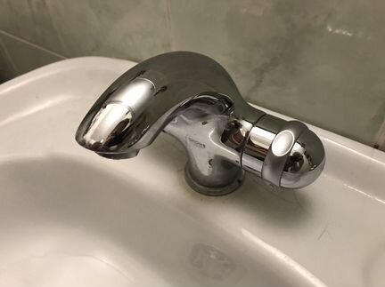 Раковина с зеркалом