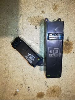 Кнопки стеклоподъемника Mitsubishi Pajero Sport 2