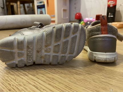 Детские кроссовки ecco р. 21