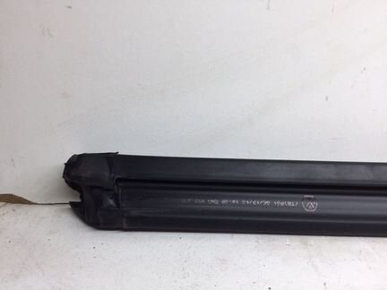 Уплотнитель стекла передний левый Volkswagen