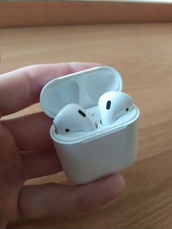 Airpods 1 поколения