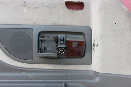 Обшивка салона левая Mercedes V-Class W638 611.980