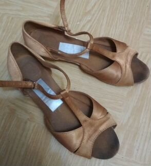 Танцевальные туфли-босоножки