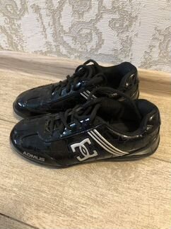 Кроссовки лаковые