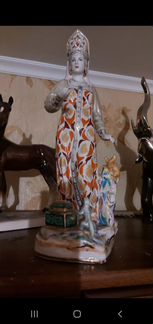 Статуэтка фарфор