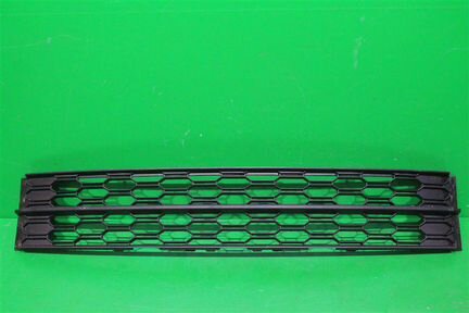 Решетка бампера Skoda Octavia A7 рестайлинг 2017