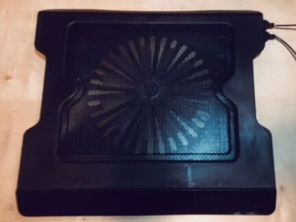 Подставка с охлаждением