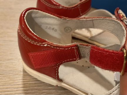 Босоножки кожаные, сандалии 23