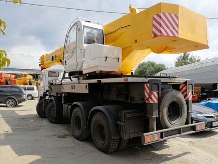 Автокран 40 тонн 