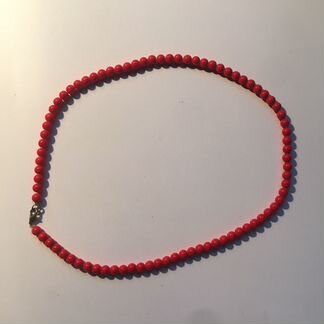 Бусы красные