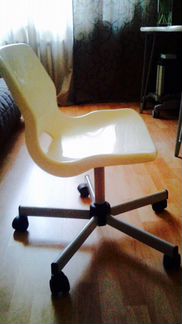 Стул пластиковый