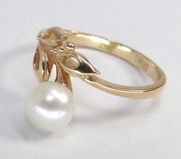 Золотое кольцо 585 пробы с жемчужиной