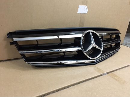 Решетка радиатора Mercedes W 204 C204