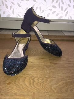 Туфельки детские с каблучком 33 размер