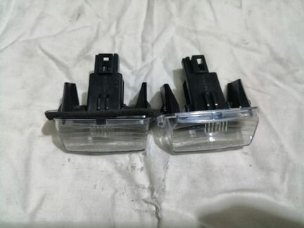 Фонарь подсветки номерного знака Toyota fortuner 2