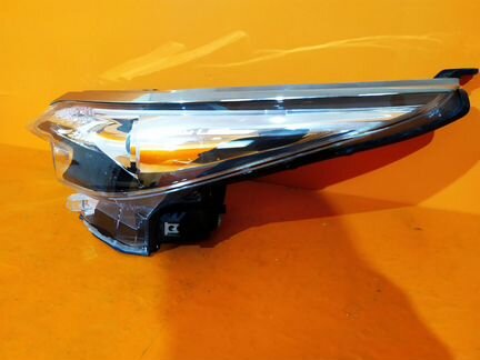 Фара LED левая Toyota Fortuner 2 2015-Нв