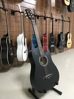 Акустическая гитара матового цвета