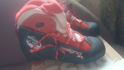 Комплект лыжный Rossignol: ботинки р37 и лыжи 160