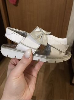Кожаные сандали для девочки