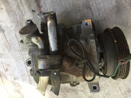 Компрессор кондиционера 1.6 AHL VW Passat B5
