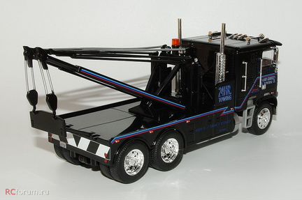 FreightLiner FLA (1987) - Road Ranger Towing 1:43