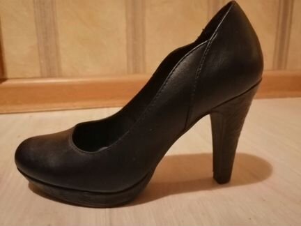 Туфли черные Marco Tozzi на каблуках 10 см