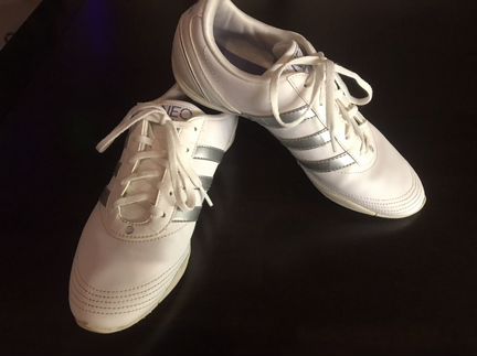 Кроссовки Adidas 38р