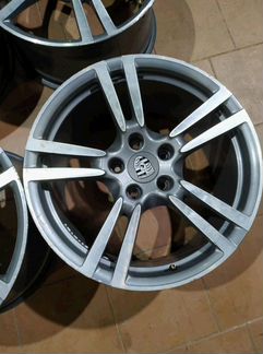 Диски бу оригинал R20 LU на Porsche Panamera