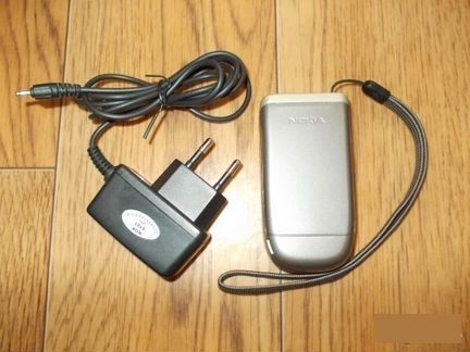 Кнопочный ретро телефон раскладушка Nokia 2760 б/у