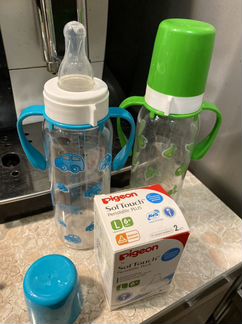 Отдам бутылочки и соску Pigeon 6+